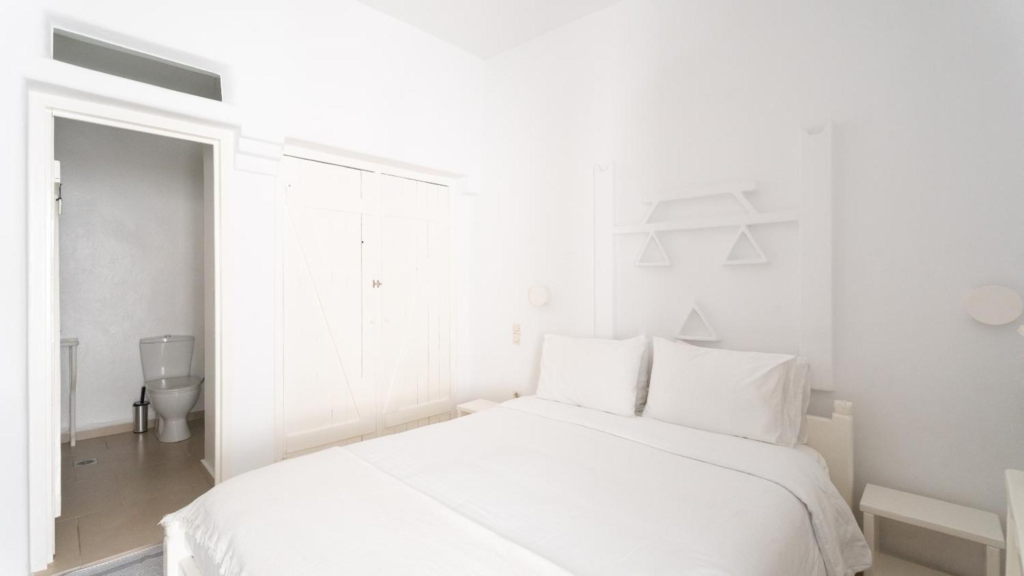 Hotel Eleanna's 2*